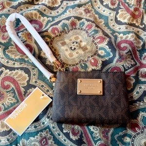 Michael Kors Jet Set Wristlet